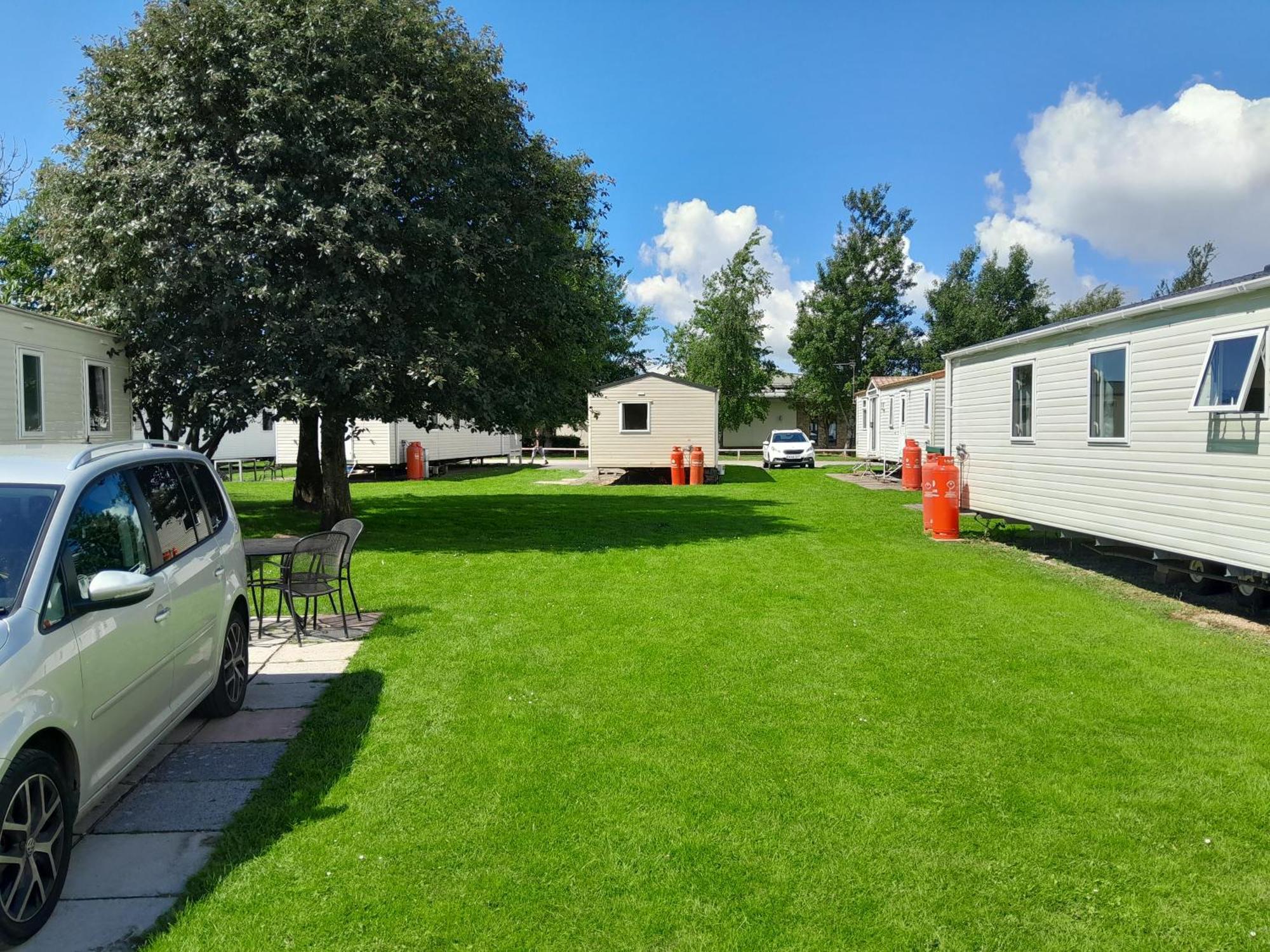 Ye Old'E Man Lake District Grange-Over-Sands Buitenkant foto